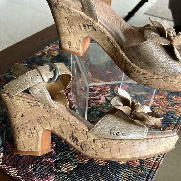 BORN champagne, leather sling back sandals - Picture 3 of 10